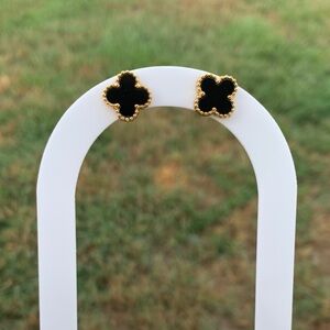 Chic Black and Gold Clover Earrings